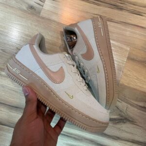 Tênis Nike Air Force Creme Jeans Solado Bege.