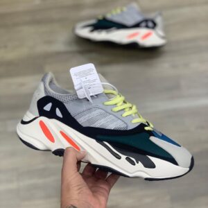 Adidas Yeezy Boost 700 Wave Runner. Cinza verde e Azul.