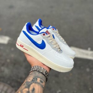Tênis Nike Air Force Branco Azul e Vermelho.