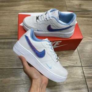 Tênis Nike Air Force Branco Azul Brilhante.