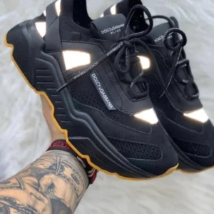 Tênis Dolce Gabbana Preto e Amarelo.